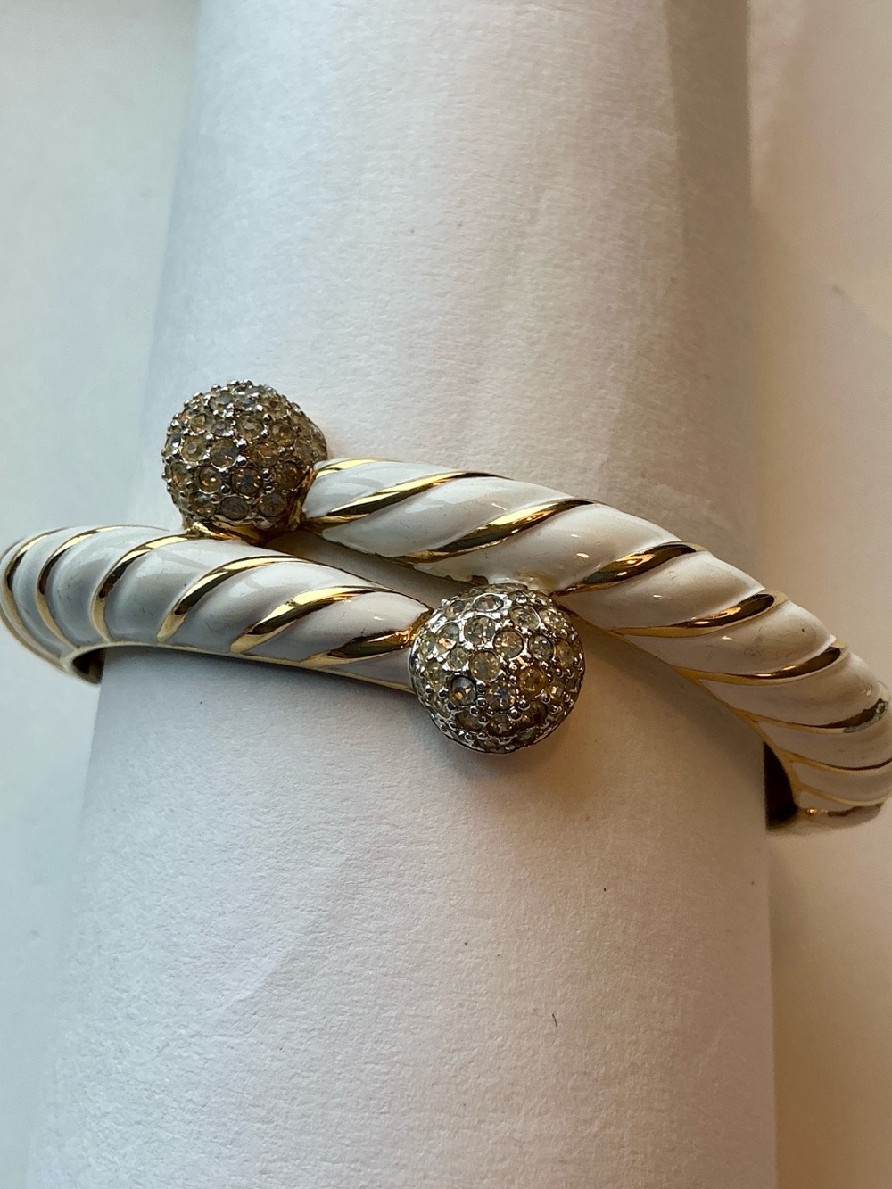 VTG JOMAZ Joseph Mazer White Enamel Rhinestone Bypass Bracelet Snake Style